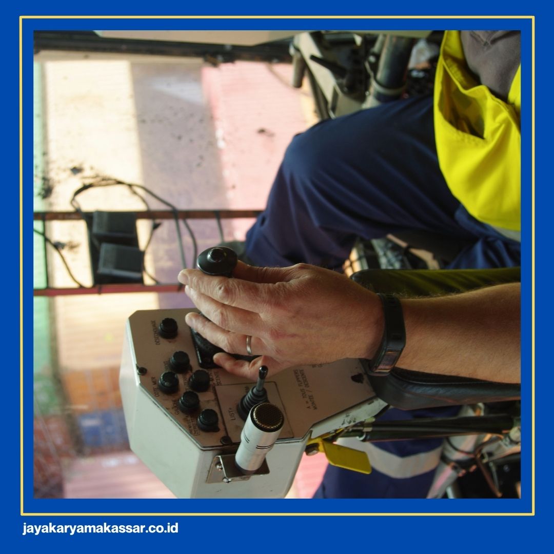 Kesalahan Mengoperasikan Hoist Crane