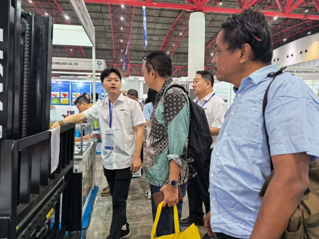 foto pameran international industrial