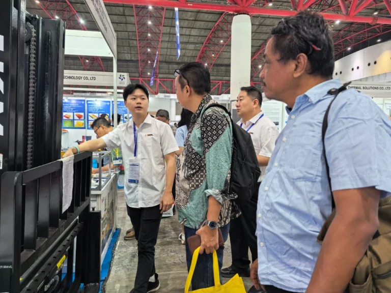 foto pameran international industrial
