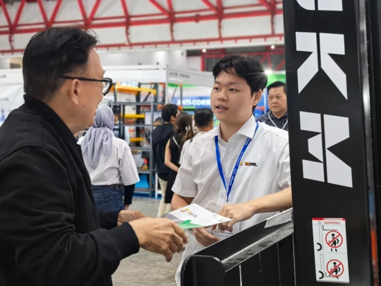Foto Pameran International Industrial Week indonesia 3